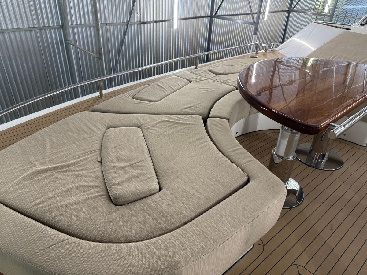 2012 Monte Carlo Yachts 76 