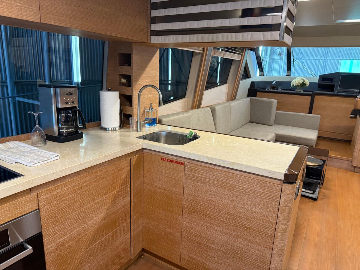 2012 Monte Carlo Yachts 76 
