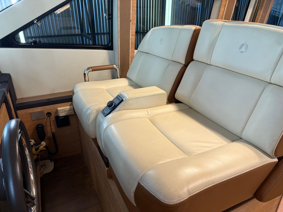 2012 Monte Carlo Yachts 76 