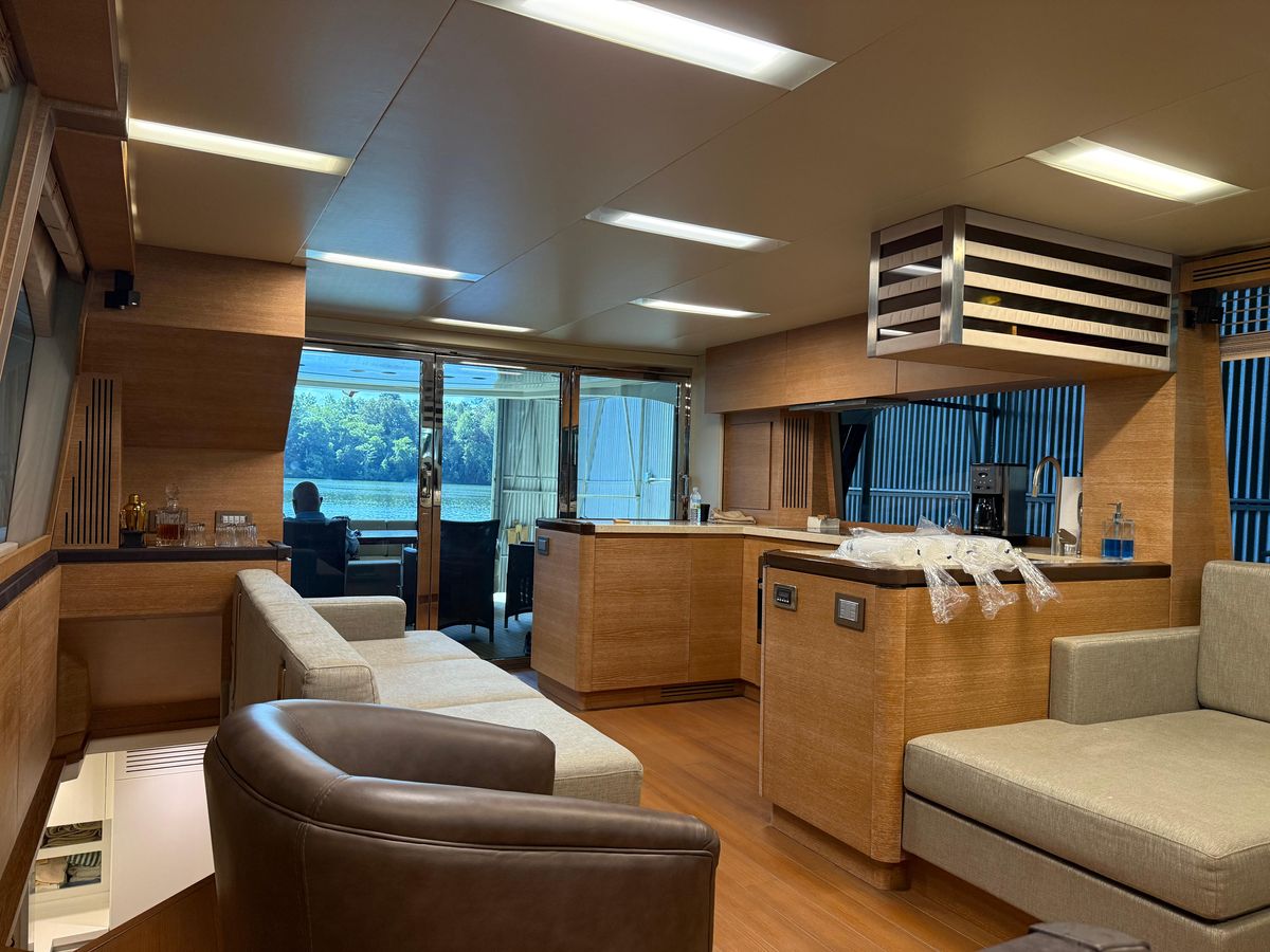 2012 Monte Carlo Yachts 76 