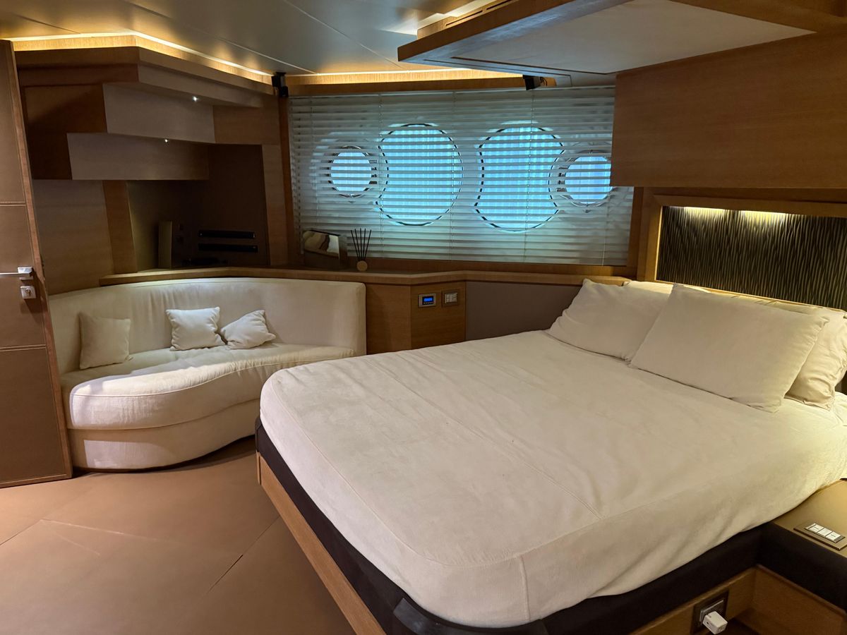 2012 Monte Carlo Yachts 76 