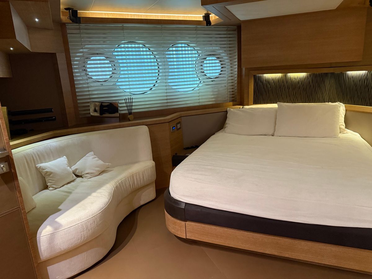 2012 Monte Carlo Yachts 76 
