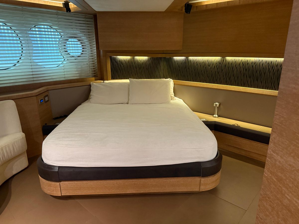 2012 Monte Carlo Yachts 76 