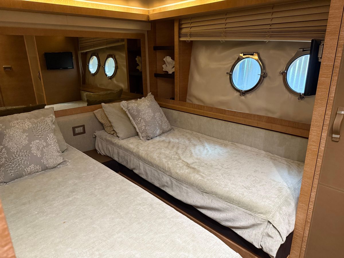2012 Monte Carlo Yachts 76 