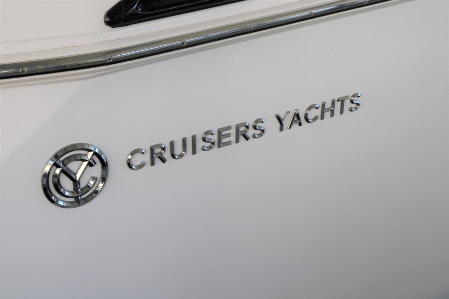 2018 Cruisers Yachts 50 Cantius