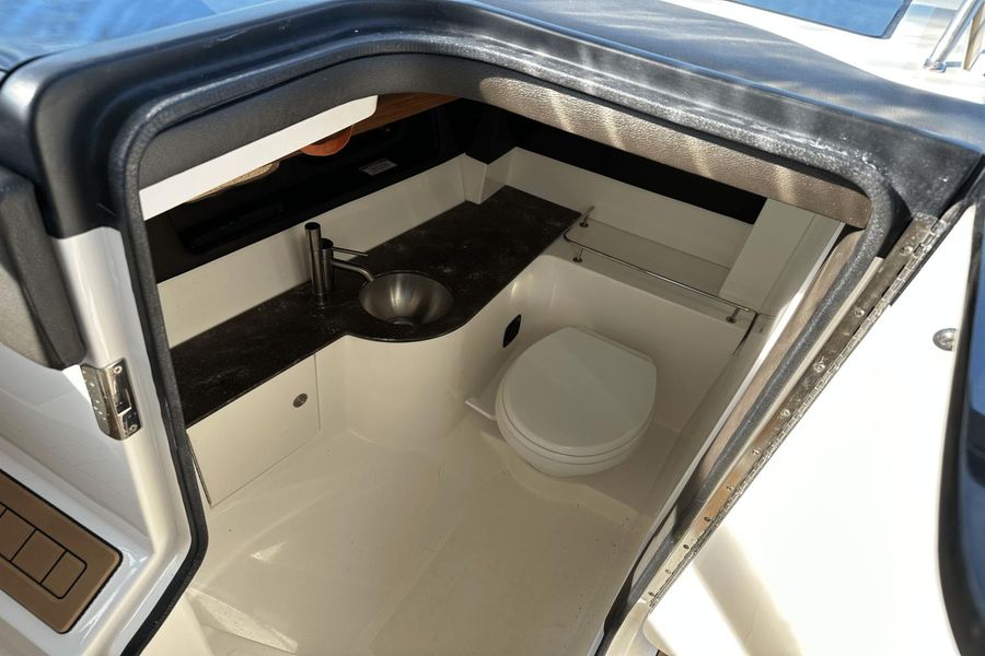 2017 Sea Ray SLX 350 Outboard