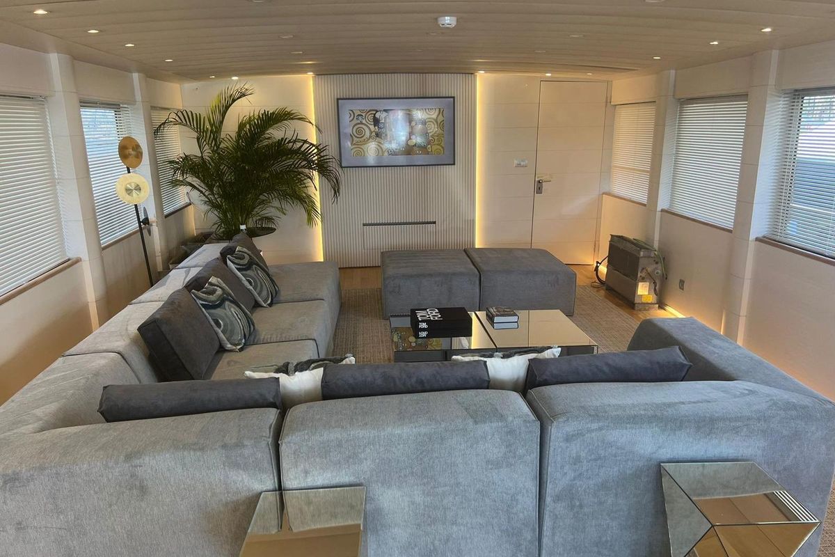 2005 Benetti 111 