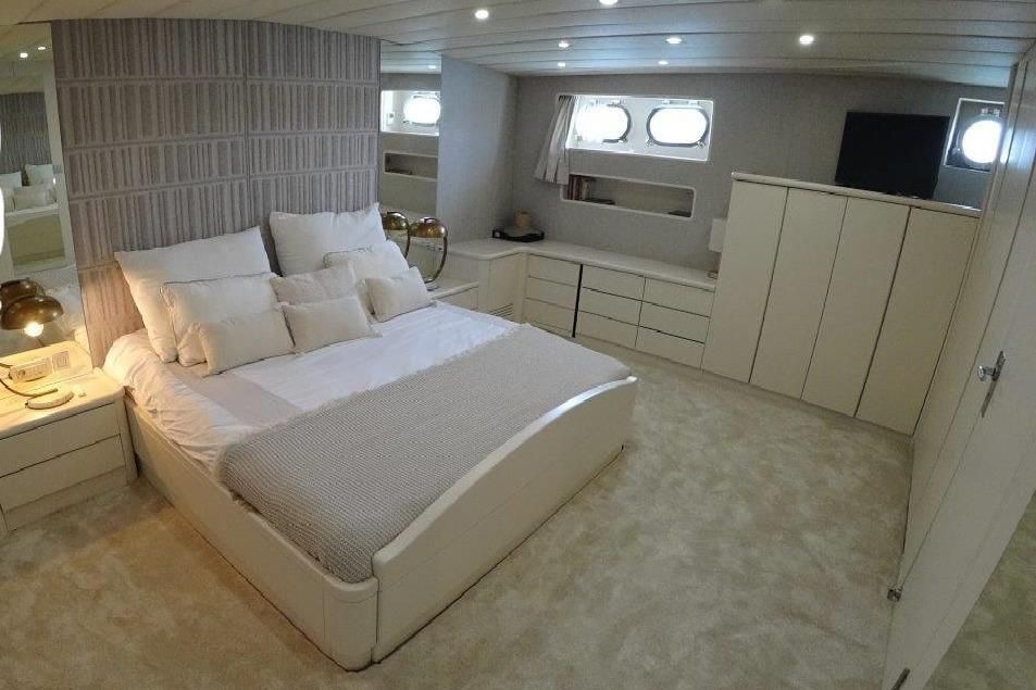 2005 Benetti 111 