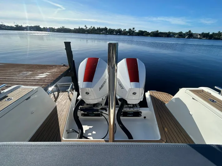  Yacht Photos Pics Nimbus T9 - Engines