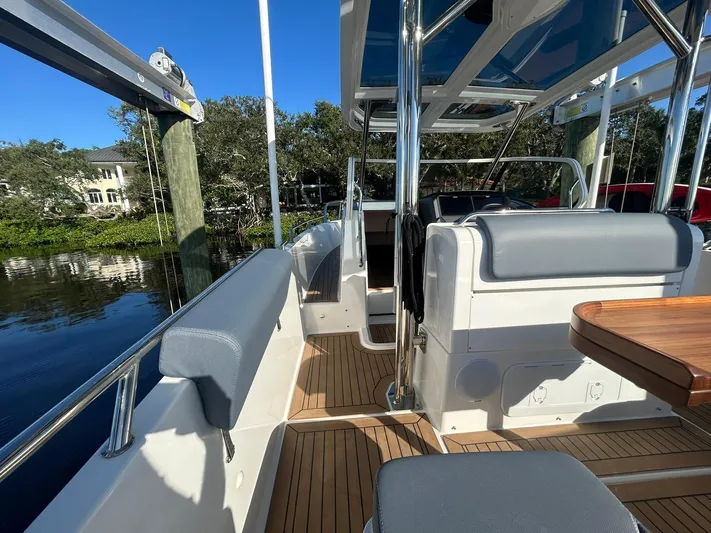  Yacht Photos Pics Nimbus T9 - Aft