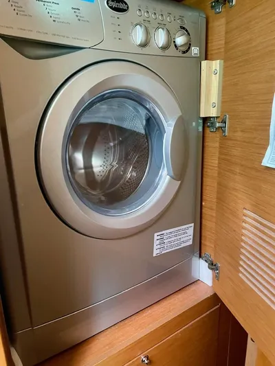 Unfettered Yacht Photos Pics Washer/dryer combo unit