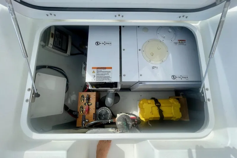 Unfettered Yacht Photos Pics Genset