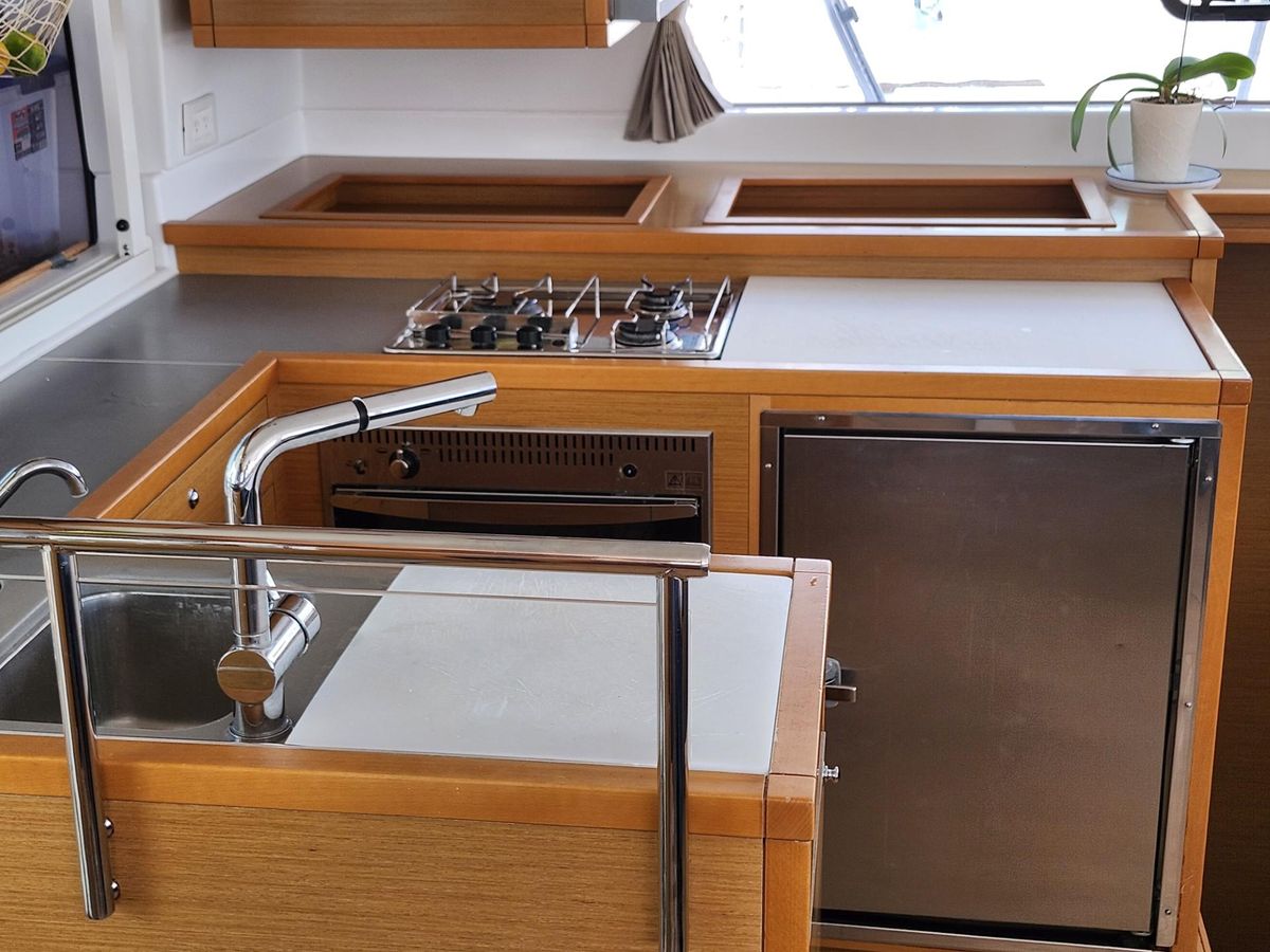 2015 Lagoon 45 