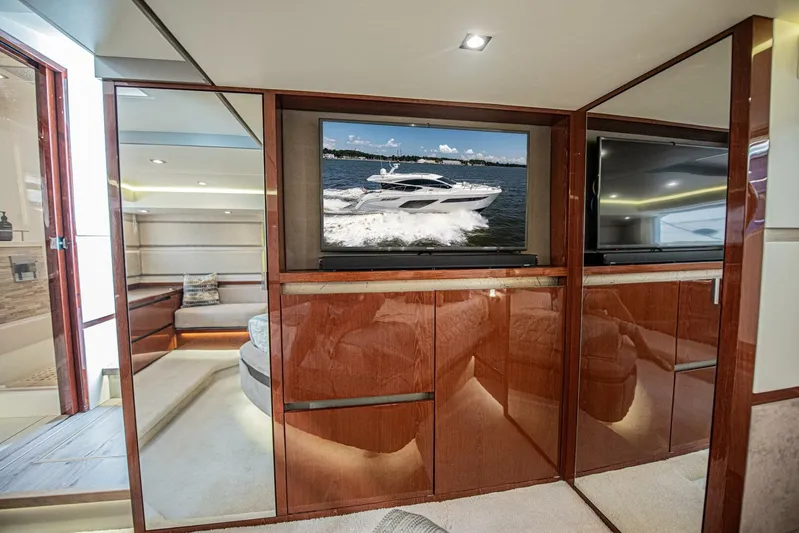 Bob 'n Around Yacht Photos Pics 2018 Sea Ray L550 - Image 51