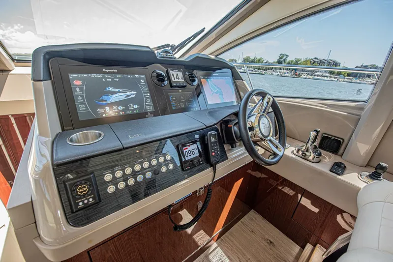 Bob 'n Around Yacht Photos Pics 2018 Sea Ray L550 - Image 42