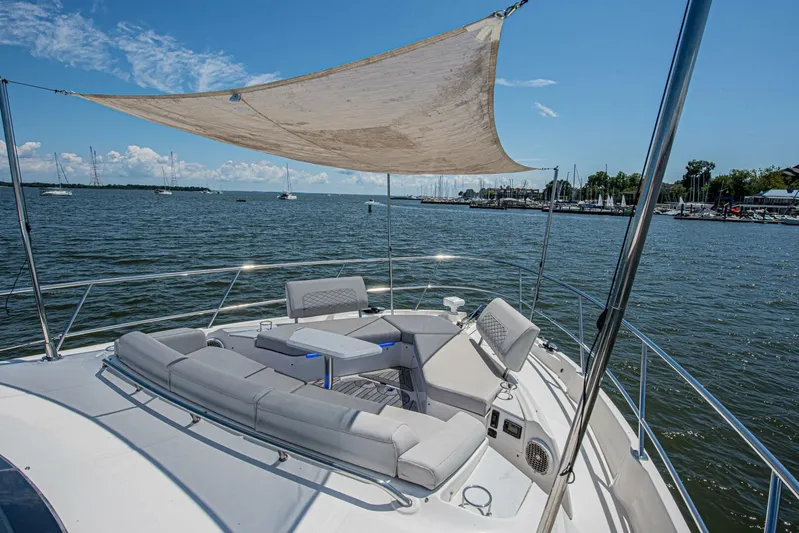 Bob 'n Around Yacht Photos Pics 2018 Sea Ray L550 - Image 14