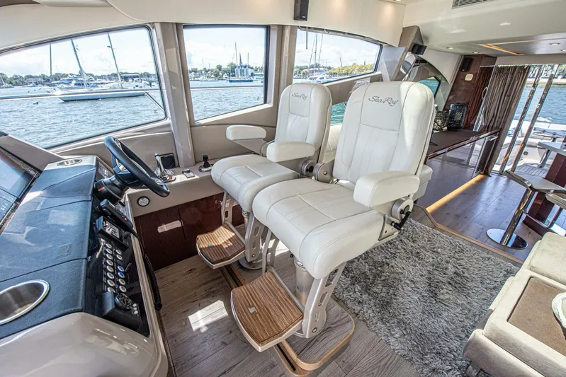 Bob 'n Around Yacht Photos Pics 2018 Sea Ray L550 - Image 41