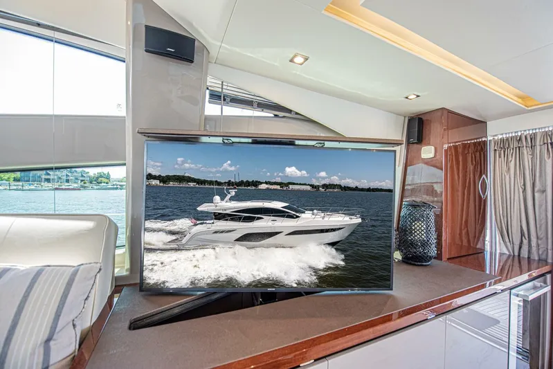 Bob 'n Around Yacht Photos Pics 2018 Sea Ray L550 - Image 34