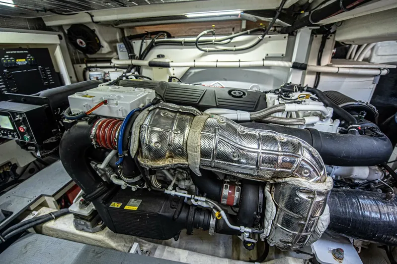 Bob 'n Around Yacht Photos Pics 2018 Sea Ray L550 - Image 67