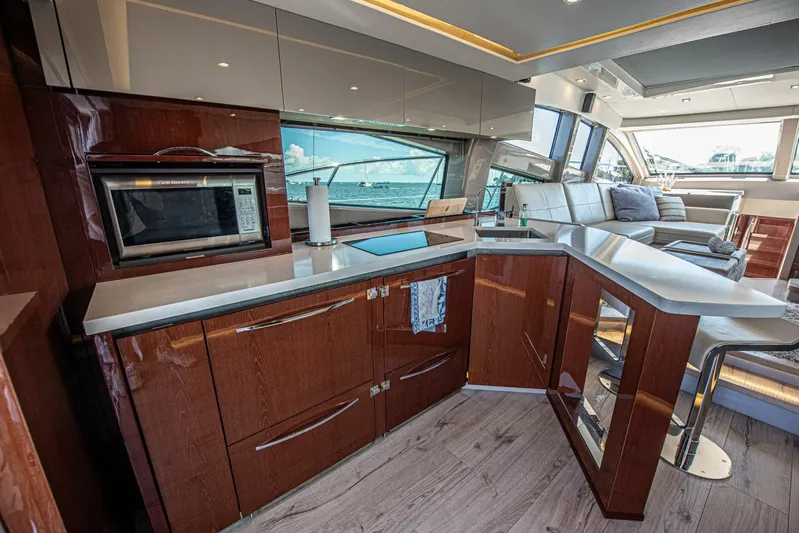 Bob 'n Around Yacht Photos Pics 2018 Sea Ray L550 - Image 27