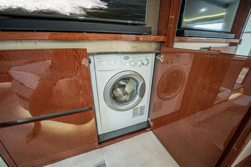 Bob 'n Around Yacht Photos Pics 2018 Sea Ray L550 - Image 52