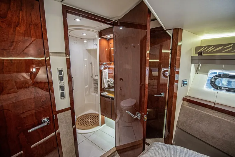 Bob 'n Around Yacht Photos Pics 2018 Sea Ray L550 - Image 59