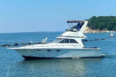 Trojan 10 Meter Sedan