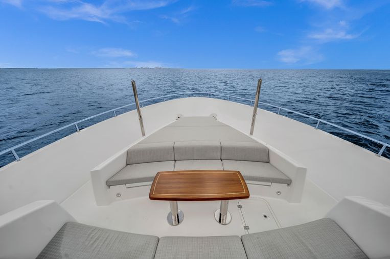 2018-92-hatteras-m90-panacera