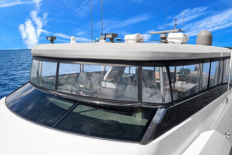 2018-92-hatteras-m90-panacera