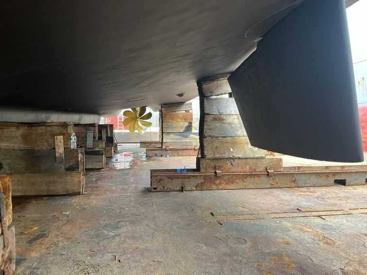 2018-92-hatteras-m90-panacera