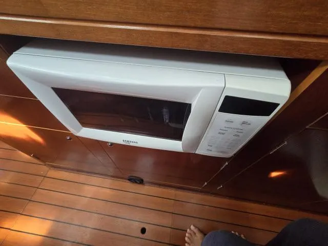 Aeolus Yacht Photos Pics 