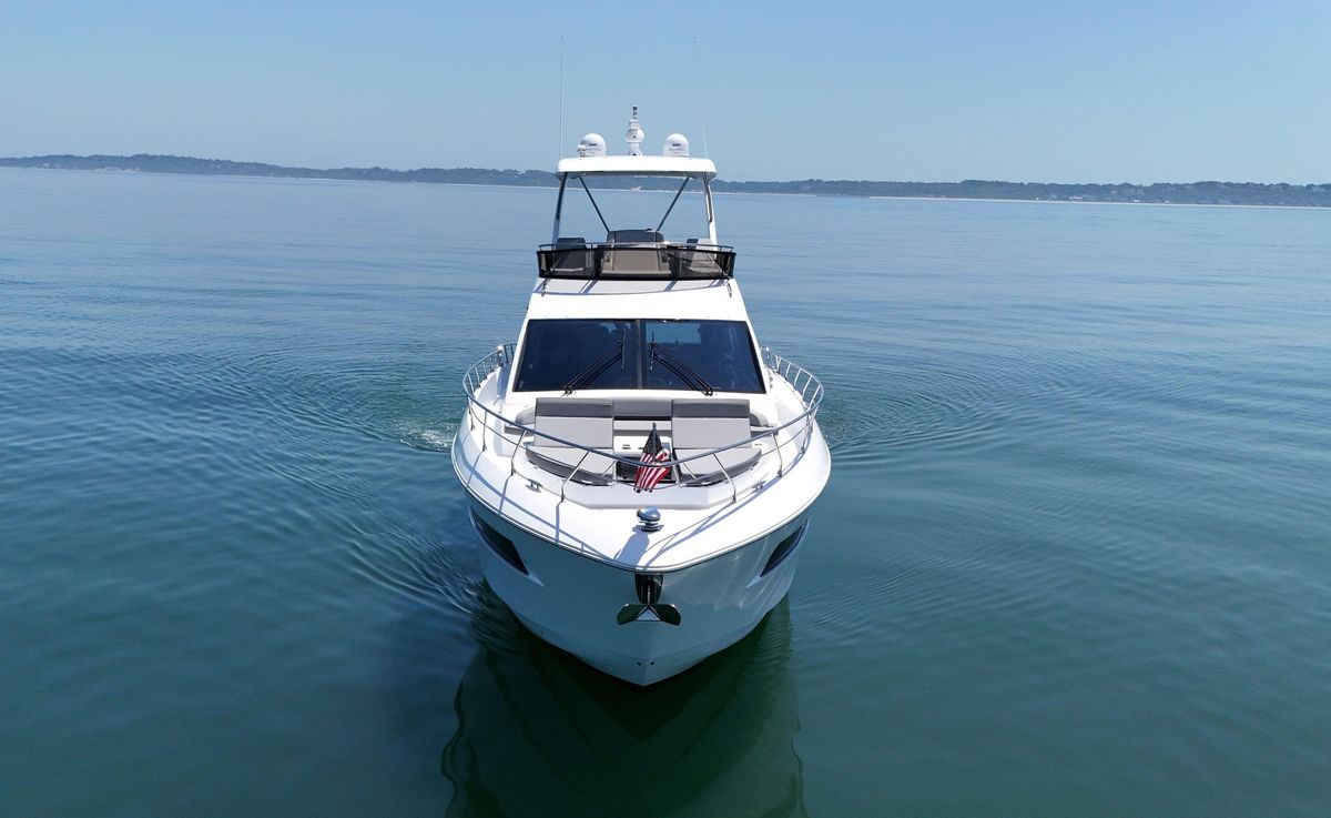 2022 Cruisers Yachts 59 