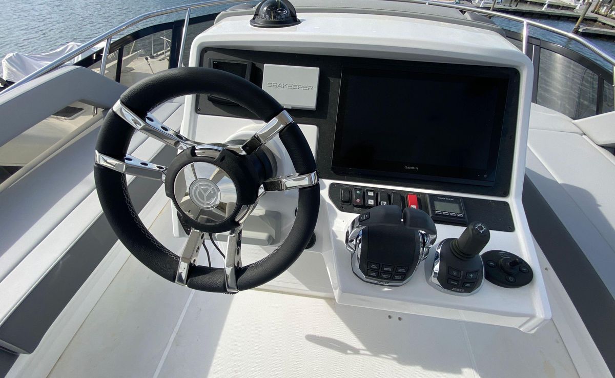 2022 Cruisers Yachts 59 