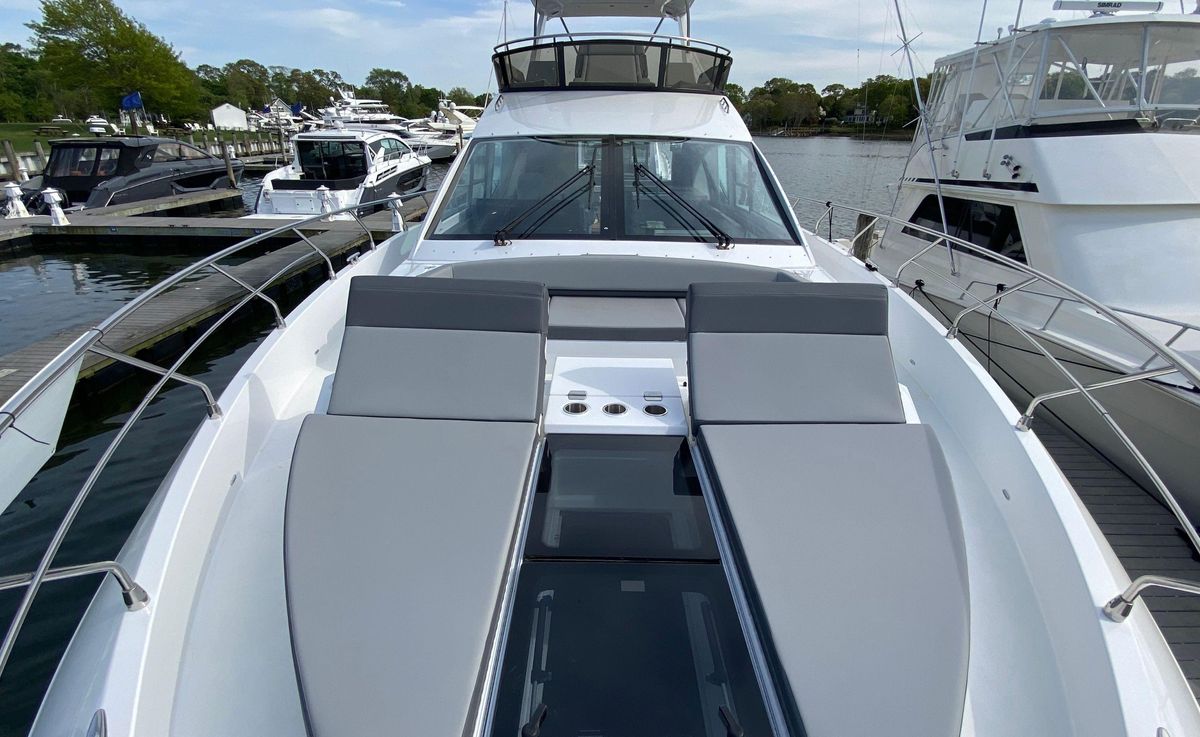 2022 Cruisers Yachts 59 