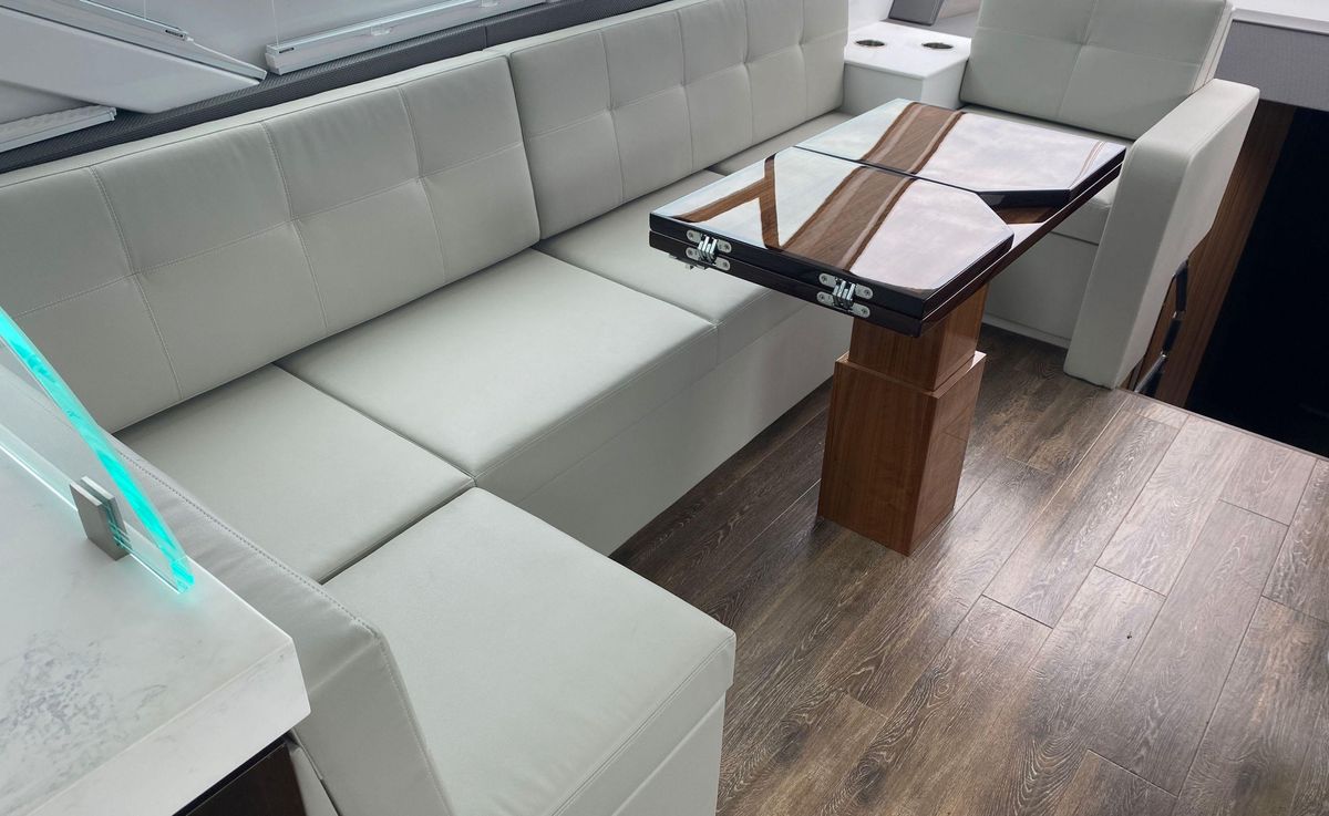 2022 Cruisers Yachts 59 