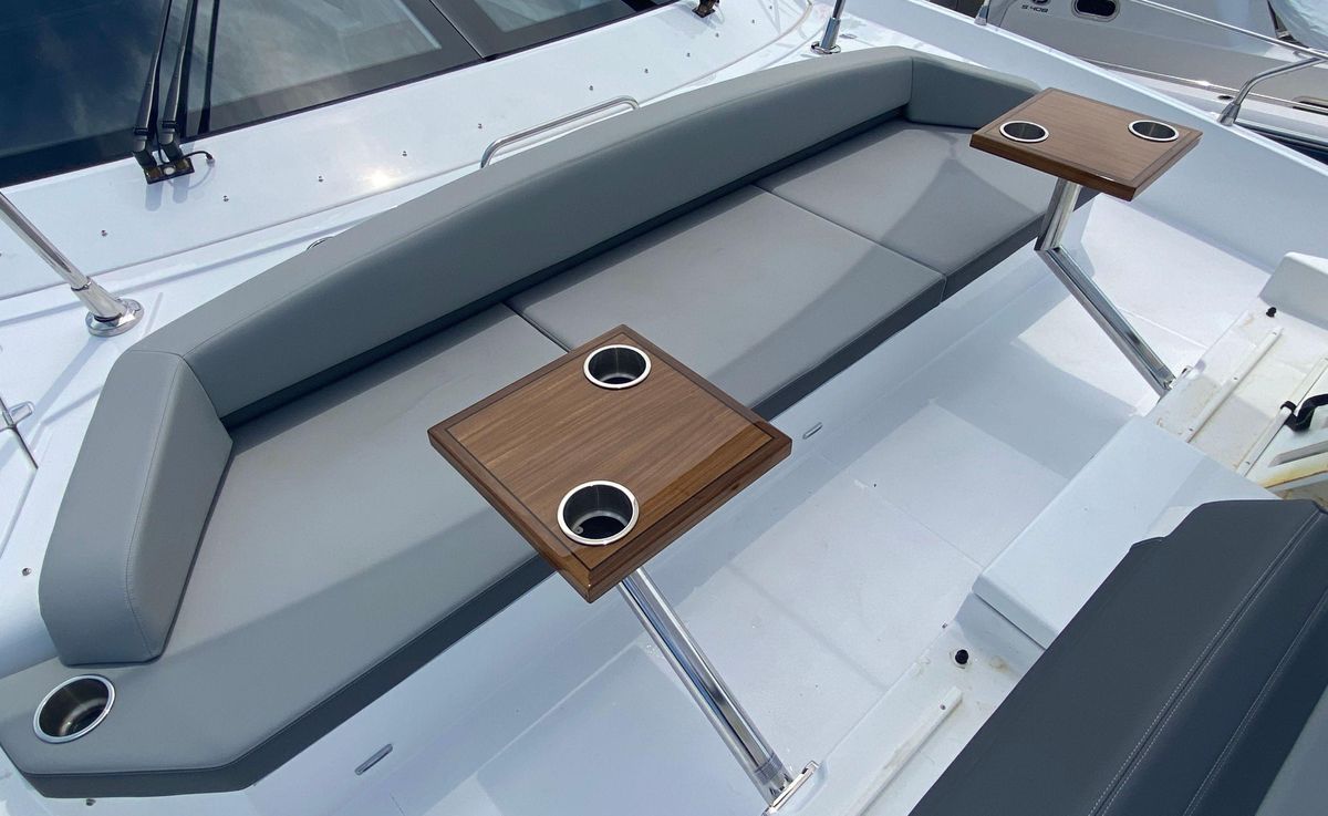 2022 Cruisers Yachts 59 