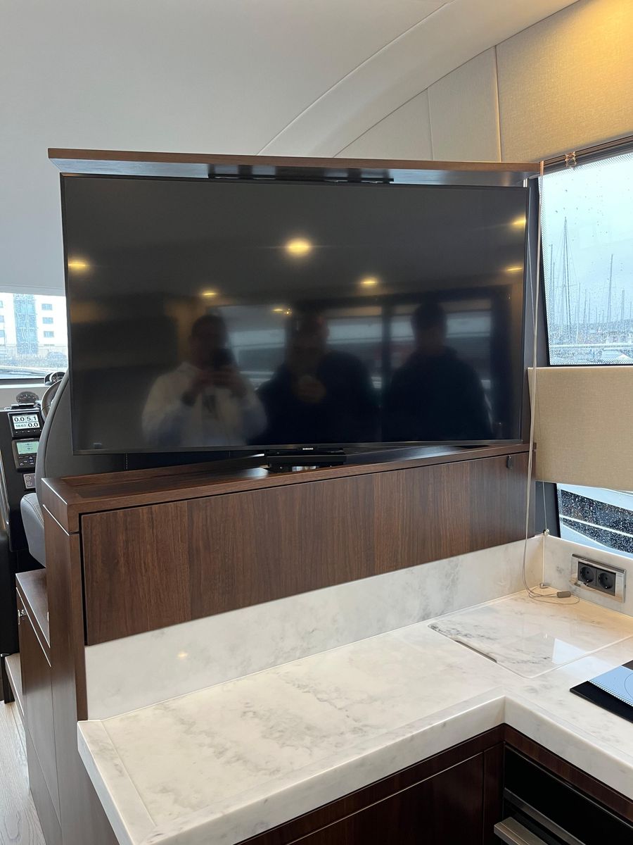 2025 Fairline 51 