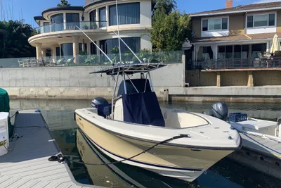 Pursuit C-23O CENTER CONSOLE