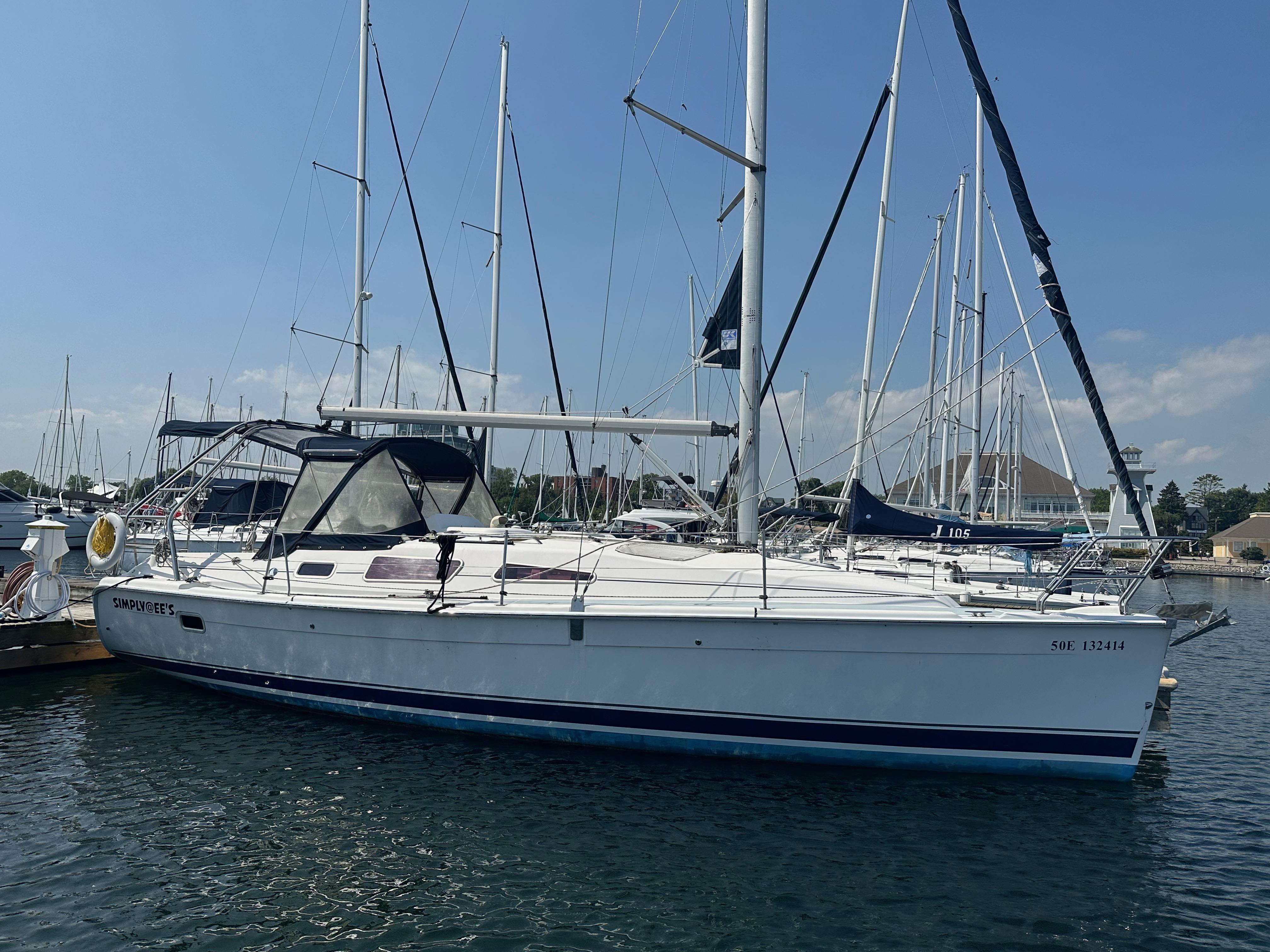 2004 Hunter 33 Cruiser for sale - YachtWorld