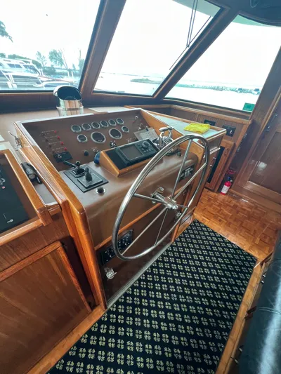 My Chanticleer Yacht Photos Pics Pilothouse