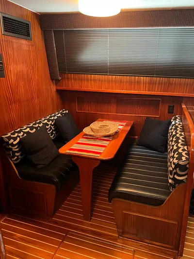 My Chanticleer Yacht Photos Pics Dinette