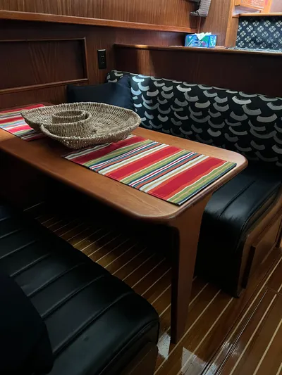 My Chanticleer Yacht Photos Pics Dinette