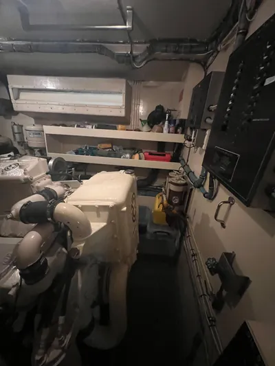 My Chanticleer Yacht Photos Pics Engine room