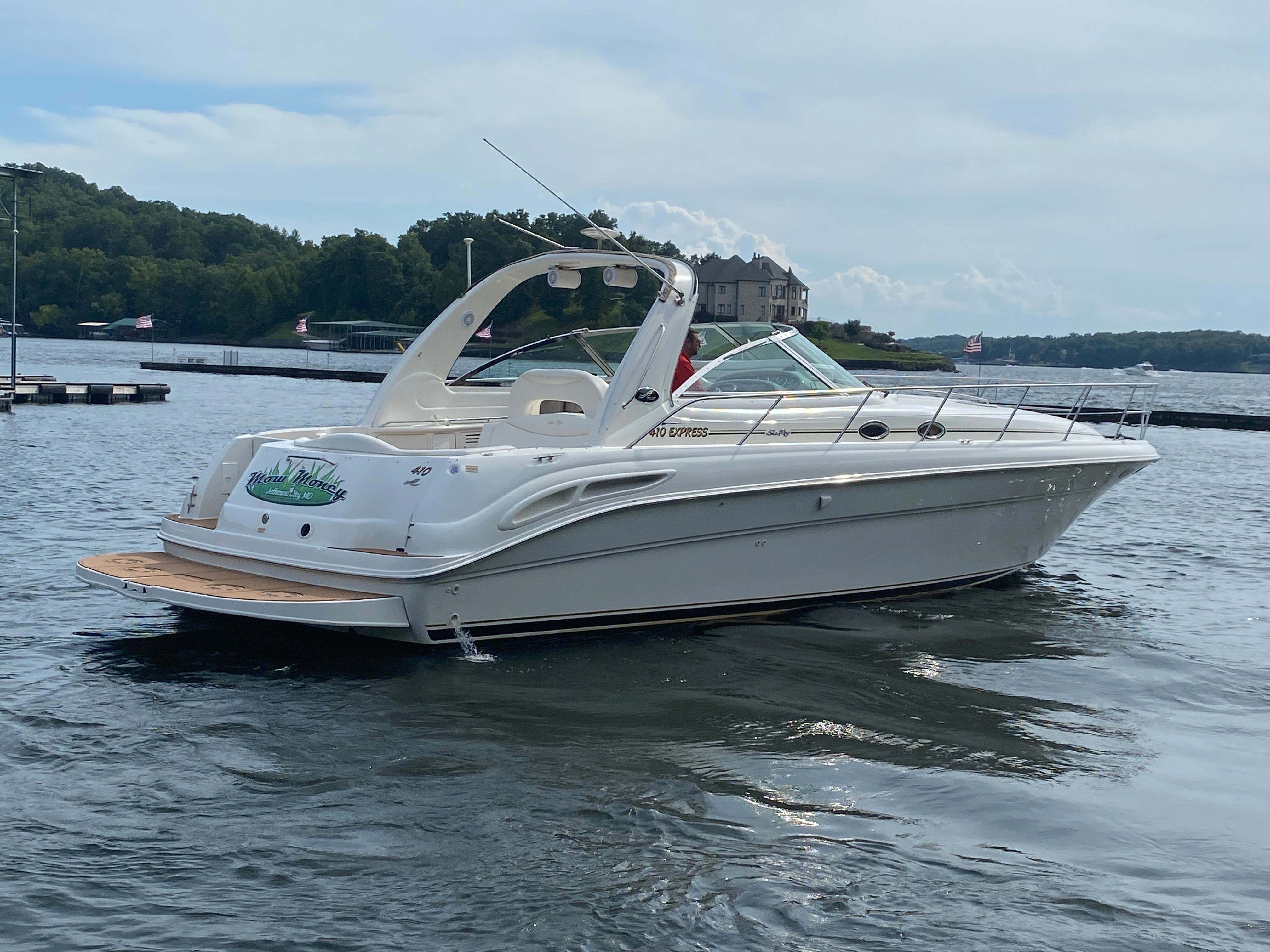 2000 Sea Ray 410 Express Cruiser