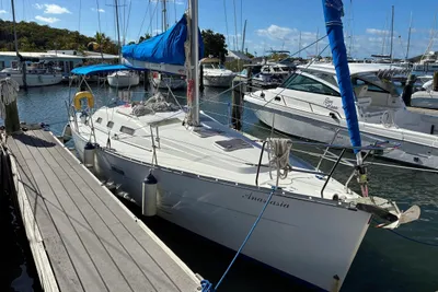 Beneteau Oceanis 323