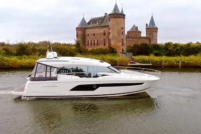 2018 Prestige 520S