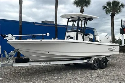 Robalo 246 Cayman
