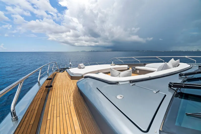 Tasty Waves Yacht Photos Pics 