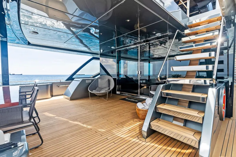 Tasty Waves Yacht Photos Pics 