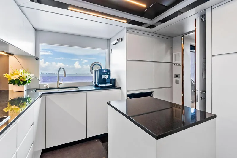 Tasty Waves Yacht Photos Pics 